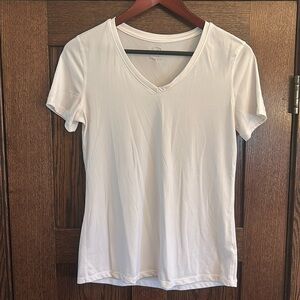 Athletic Works White V-Neck T Shirt Women’s Small
